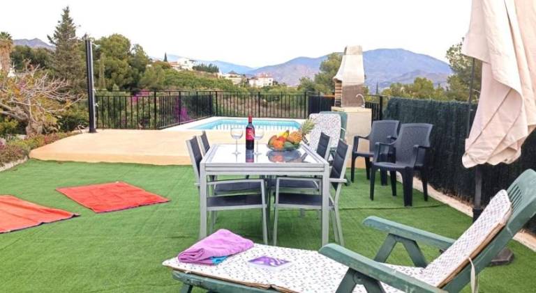 Fully equipped lovely vacation home with grill, private pool & yard | Pets are welcome — photo 4