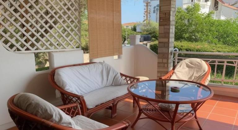 Villa with barbecue, patio & garden — photo 4