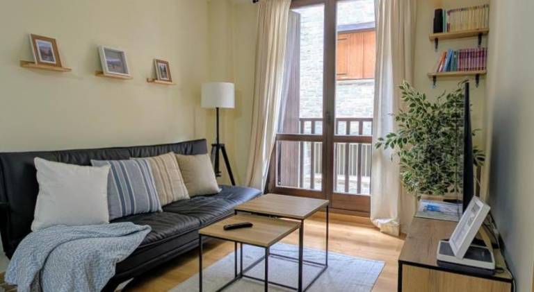 Rental apartment with 2 rooms for 4 persons — photo 2