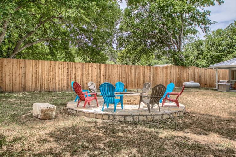 House with yard & terrace — photo 4