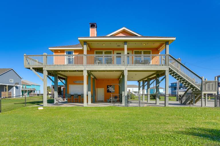 Walk to Shore: Group Getaway in Crystal Beach! — photo 3