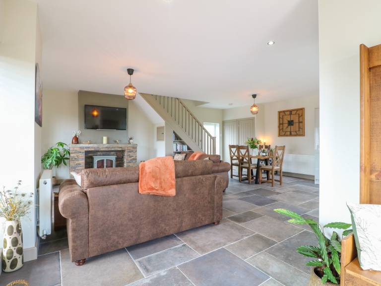 Family-friendly wonderful cottage with jacuzzi & garden | Dogs allowed — photo 5