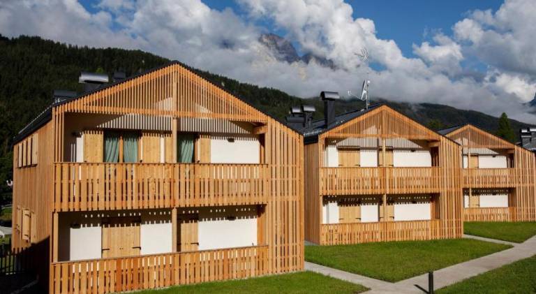 Chalet with yard & terrace | Perfect for remote work — photo 4