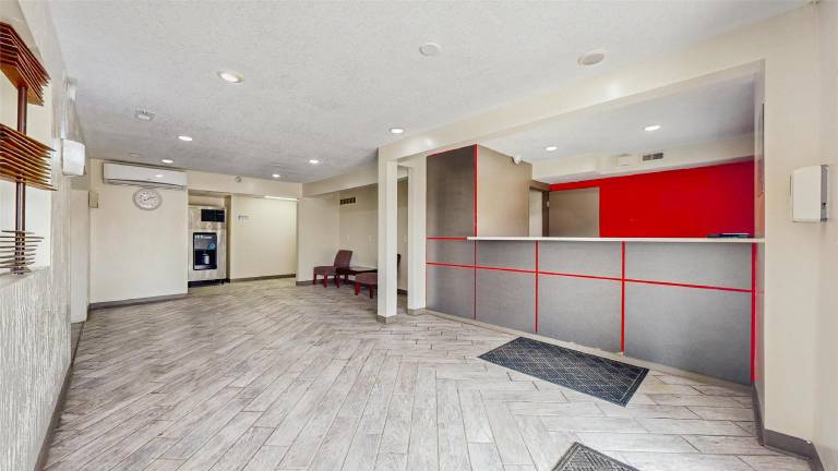 Red Lion Inn & Suites Olathe Kansas City — photo 3