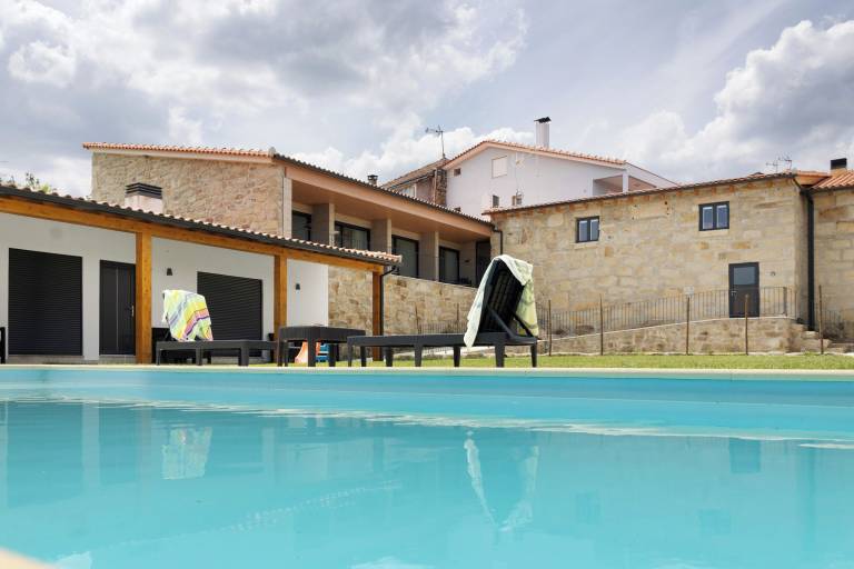Casa Tinhela e Alvarelhos
