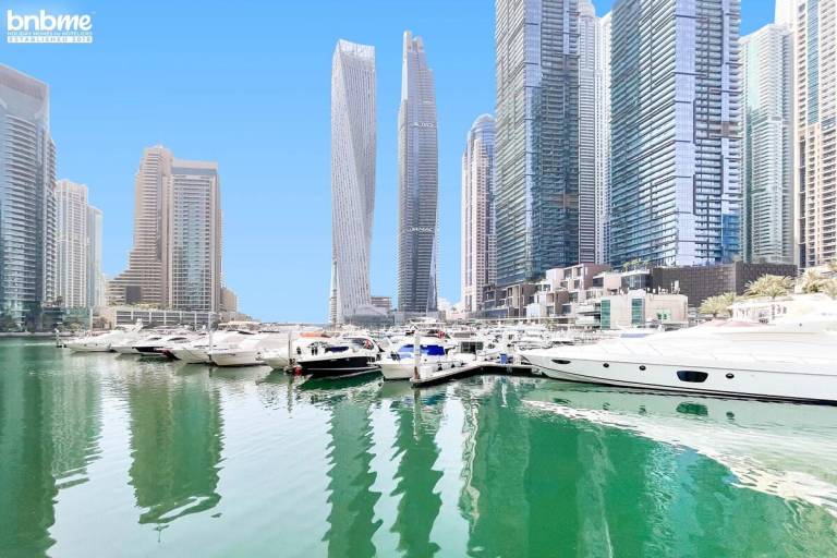 Bnbmehomes Majestic Marina Gem nr Ain Dubai -G05 in Dubai