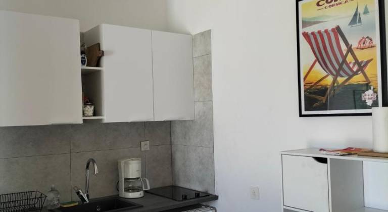 Rental apartment with patio & private pool — photo 3
