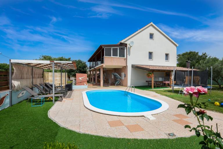 Vila  Zagrad, Benkovac