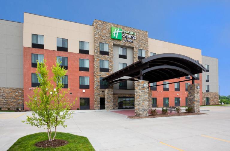Holiday Inn Express & Suites Davenport North By IHG — photo 3