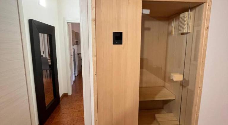 Rental apartment with hot tub, sauna & yard — photo 5