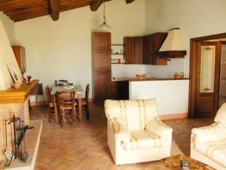 Fully equipped house with yard, private pool & grill | Perfect for remote work | Pets allowed — photo 2