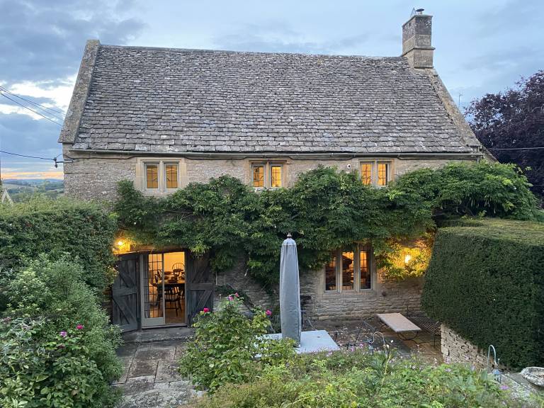 Fully equipped charming cottage with yard | Dogs allowed — photo 3