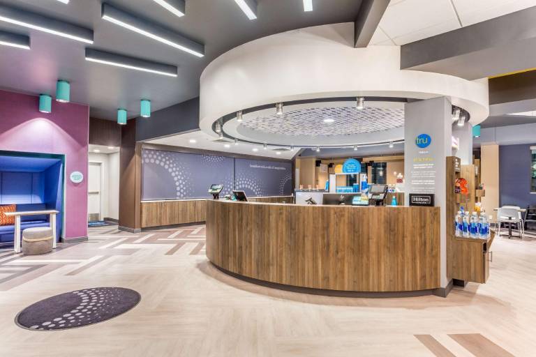 Tru by Hilton Madison West — photo 2