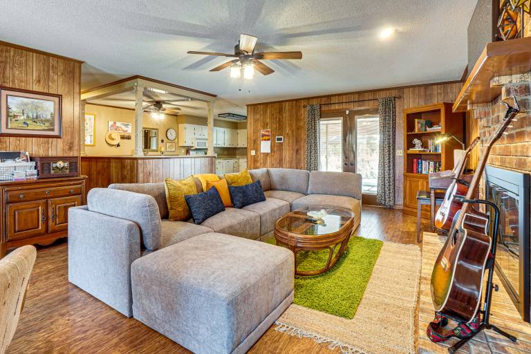 Music-Themed Family Home! 13 Mi to Dtwn Nashville — photo 4