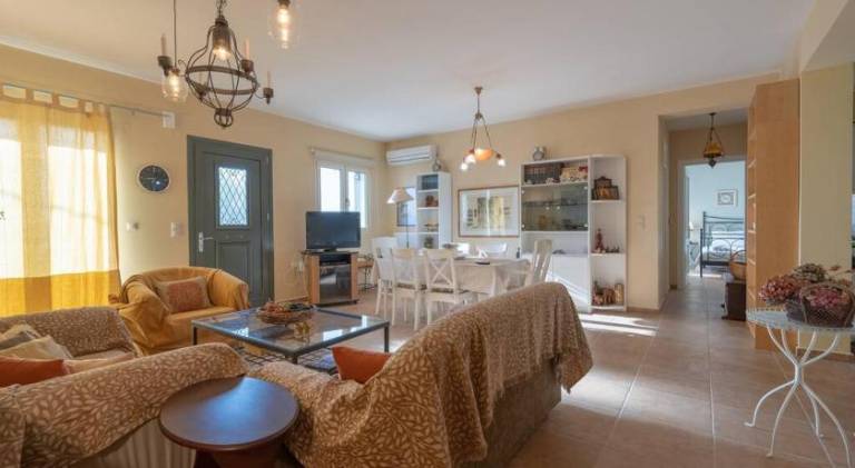 Ample holiday apartment with patio & yard | Pets are welcome — photo 2