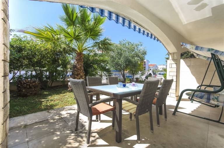Fully equipped charming holiday apartment with patio & grill | Pets allowed — photo 2