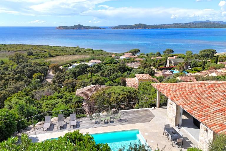 Family-oriented villa with patio, private pool & barbeque | Sea view | Close to the beach | Pet-friendly in Zonza
