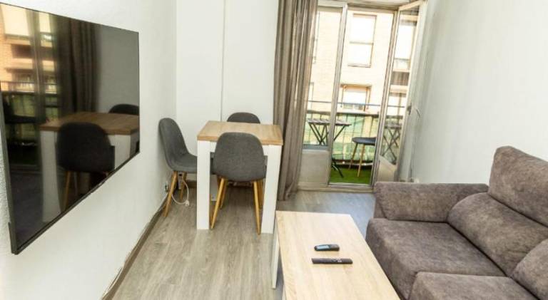 Pleasant rental apartment with patio | Pets allowed — photo 2