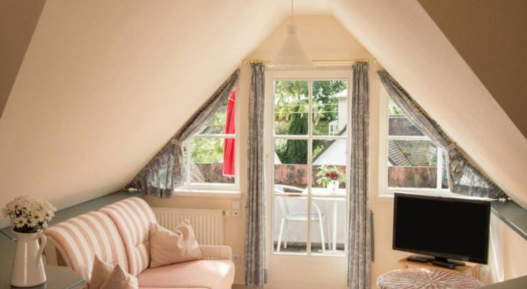 Holiday apartment with 3 rooms for 6 persons — photo 2
