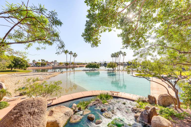 Val Vista Lakes Group Getaway Lake & Pool Access
