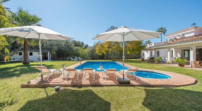 House with pool in Estepona