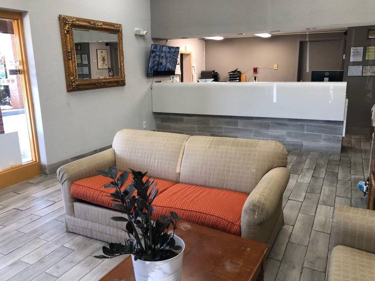 American Inn and Suites — photo 2