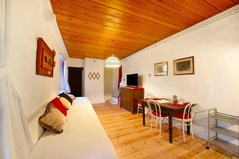 Apartment 'Cascina Des Religieuses - Tilleul' with Mountain View, Private Terrace and Wi-Fi — photo 2