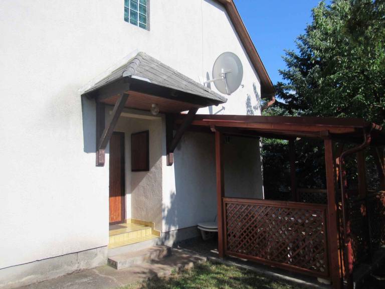 Vacation home with yard, patio & BBQ — photo 3