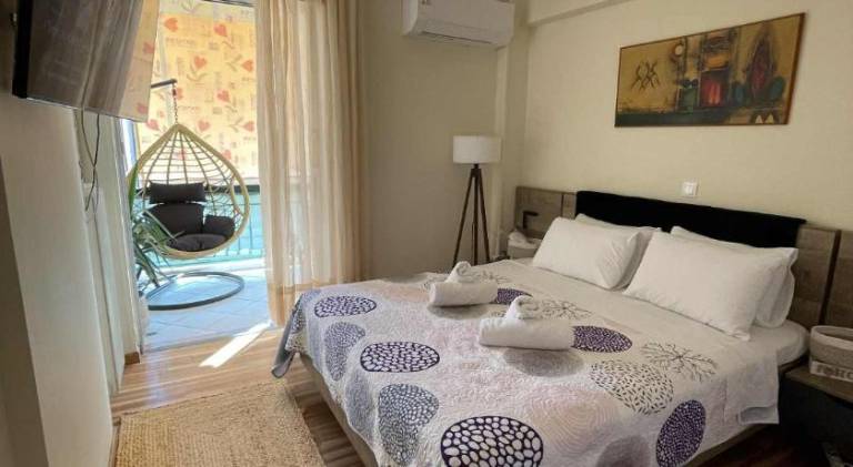 Rental apartment with yard & patio | Good for workation in Glyfada