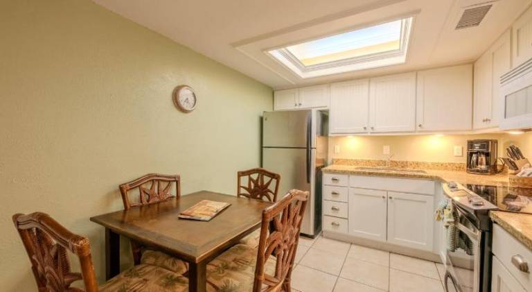 Apartment with pool & BBQ — photo 4