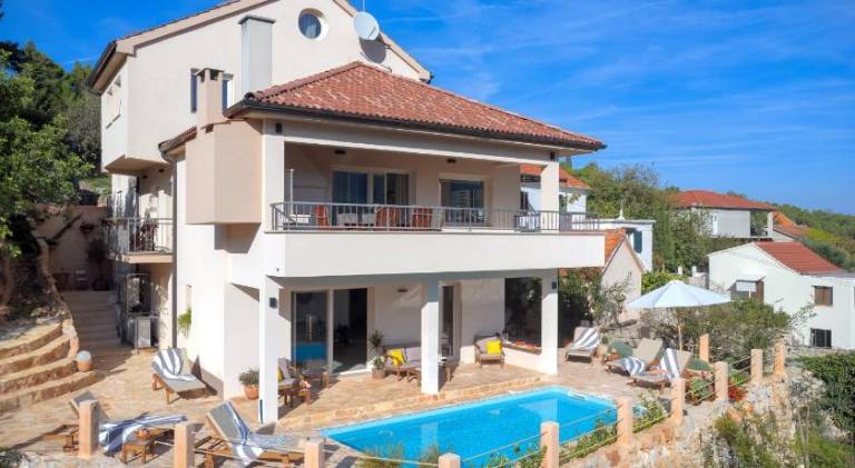House with pool | Pets allowed in Jelsa