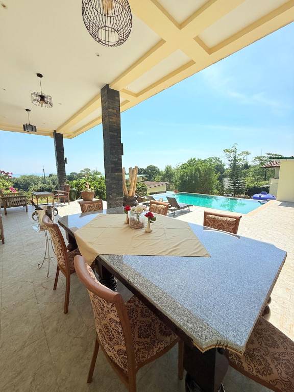 Wonderful vacation home with barbeque, pool & garden | Perfect for remote work | Pets allowed — photo 3