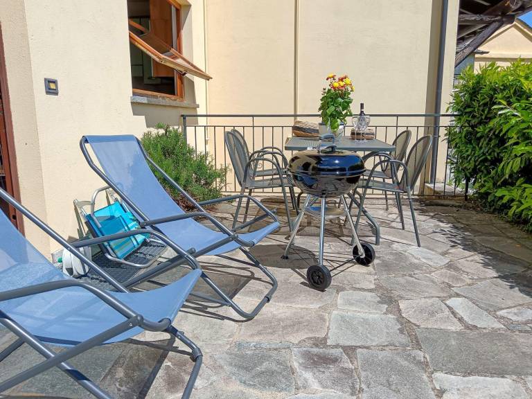 Apartment with yard, BBQ & terrace | Near Bellini Garden | Garden view — photo 4