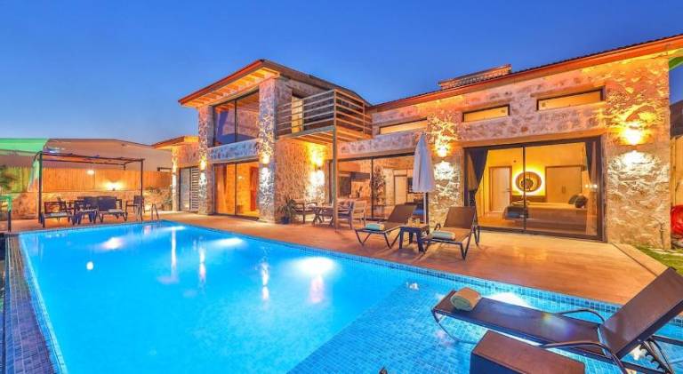 Nice villa with hot tub & pool | Pets are welcome — photo 3