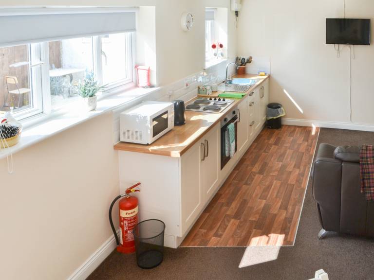 Family-friendly cottage with BBQ & yard | Pets allowed — photo 4