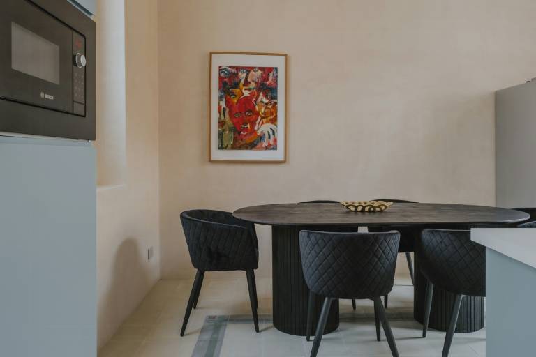 Elegant home with frescoes in antique Palazzo — photo 3