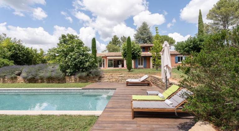 Villa with pool — photo 5