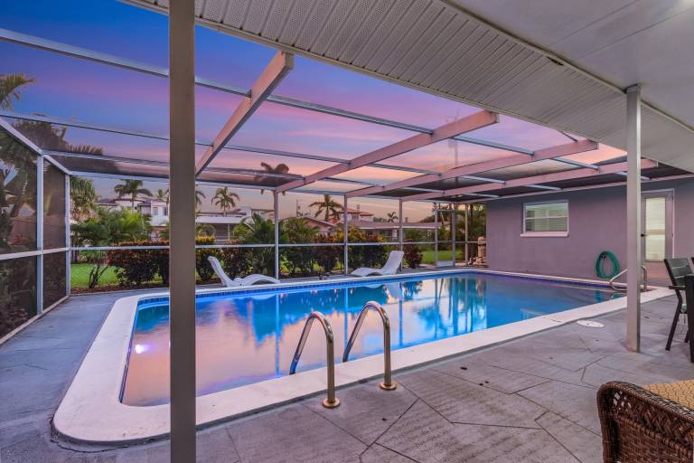 POOL, spacious, GREAT LOCATION, Sleeps 10 - Villa Seacrest Cottage - Roelens Vacations — photo 3