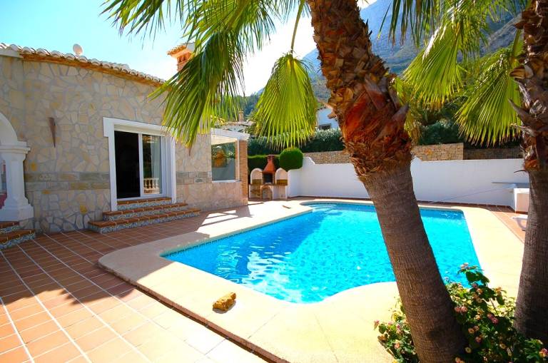Villa with grill, yard & terrace | Garden view — photo 5