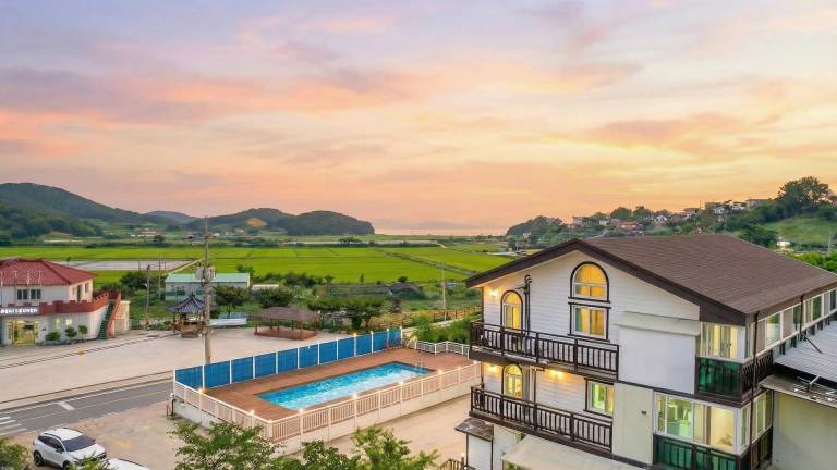 Ganghwa Nakjogaboineun spa Pension — photo 4