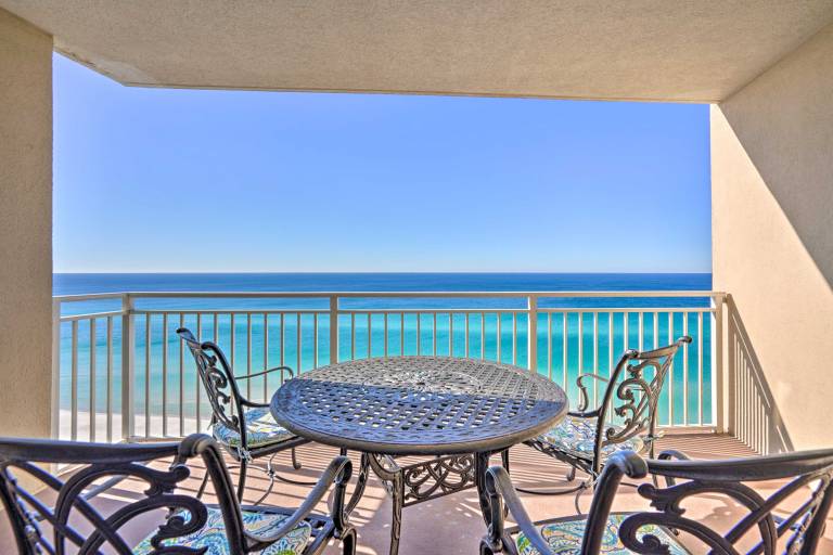 Oceanfront PCB Condo w Balcony & Pool Access