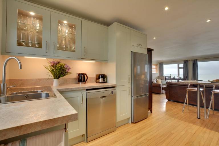 Fully equipped cottage with garden & patio | Water view | Beach nearby | Pet-friendly — photo 2