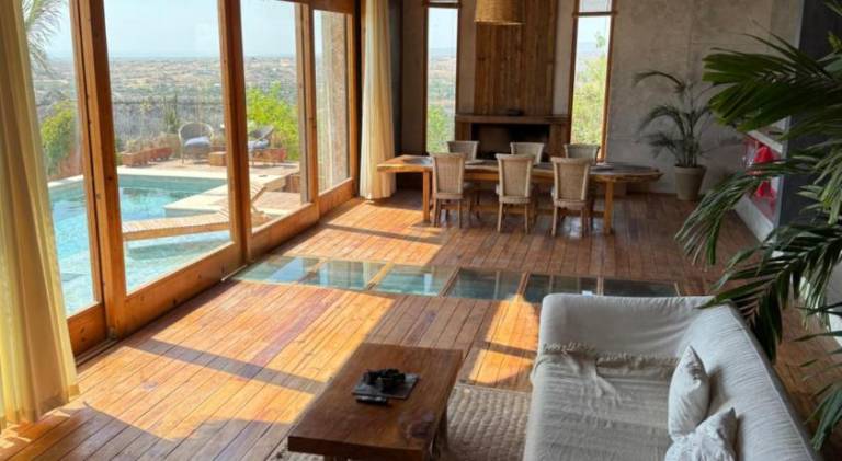Vacation home with jacuzzi & pool — photo 4