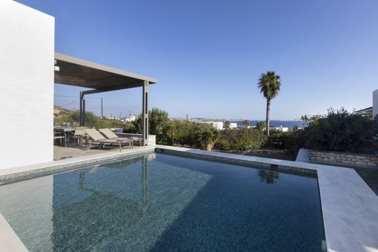 Villa Naoussa