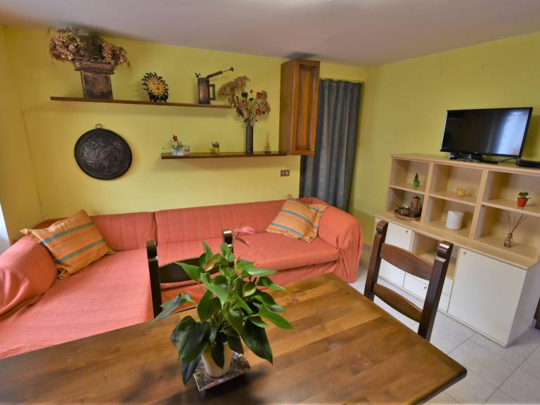 Nice rental apartment with yard & patio | Pet-friendly — photo 2
