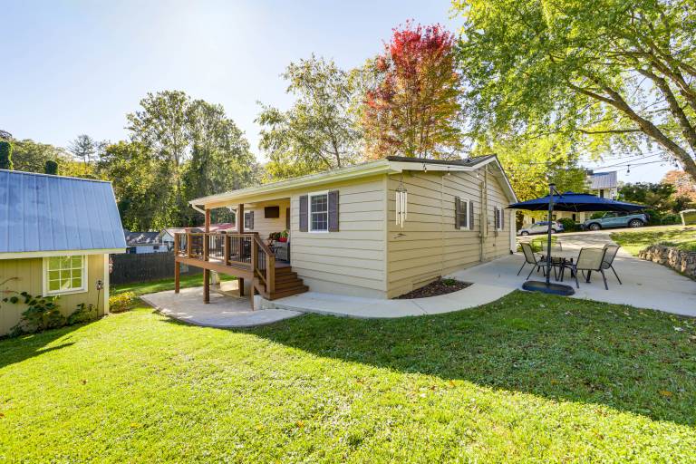 Walk to Frog Level Historic District! Home w/ Deck in Wayne, NC