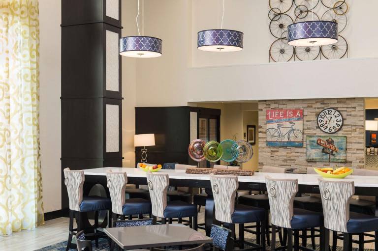 Hampton Inn & Suites La Crosse/Downtown, WI — photo 2