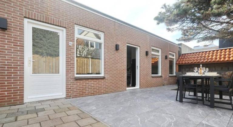 House with terrace — photo 3