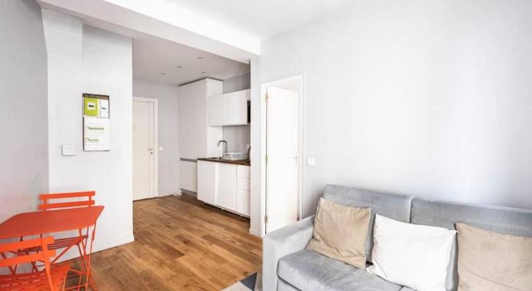 Apartment with 1 room for 4 persons in Vanves