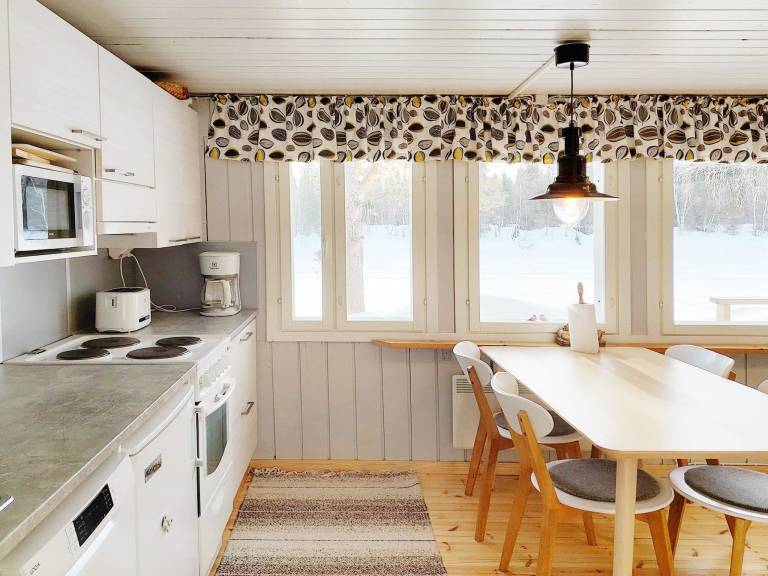 Vacation home with patio & sauna | Pet-friendly — photo 5